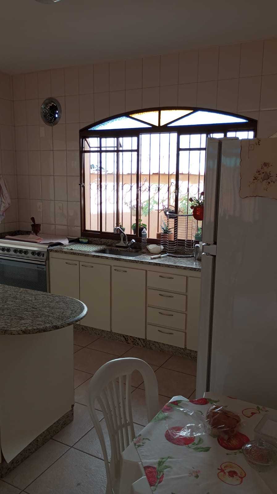 Casa à venda com 4 quartos, 360m² - Foto 21