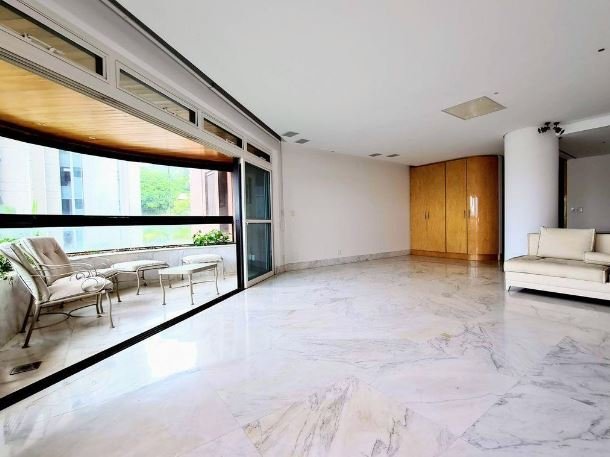 Apartamento para alugar com 4 quartos, 280m² - Foto 2