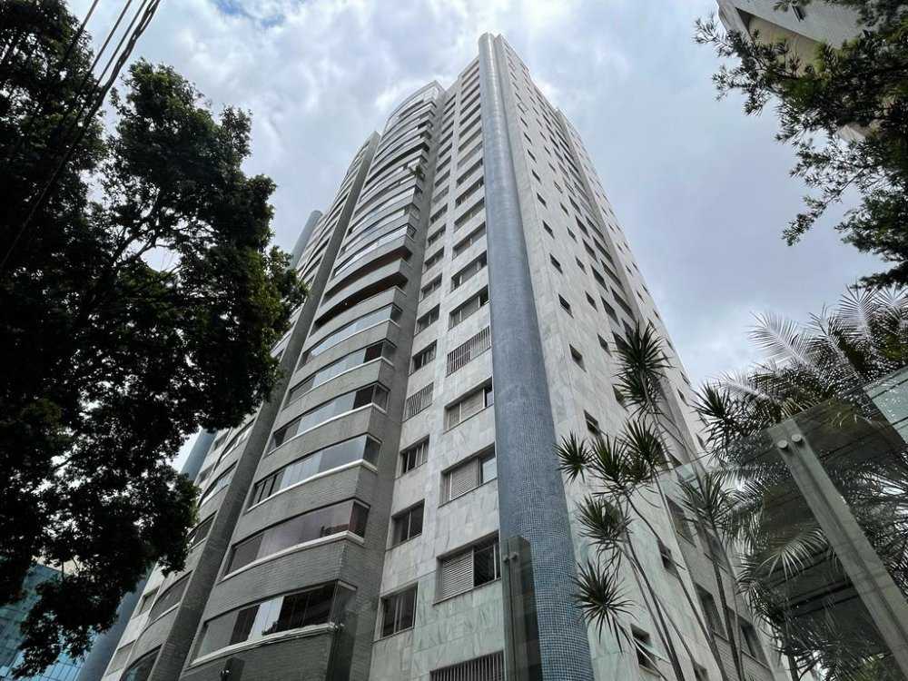 Apartamento à venda com 4 quartos, 189m² - Foto 1