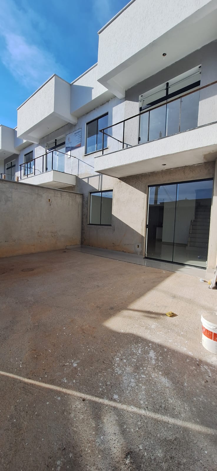 Casa à venda com 3 quartos, 31m² - Foto 1