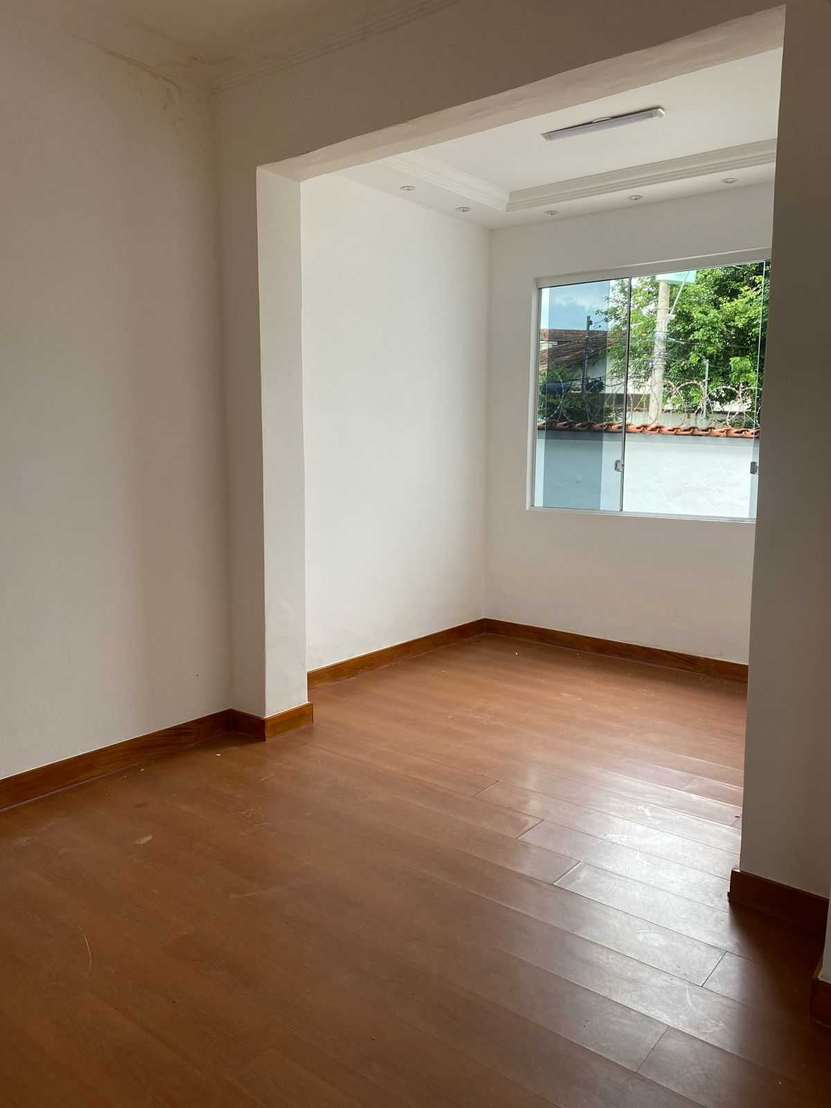 Casa à venda com 3 quartos, 217m² - Foto 3