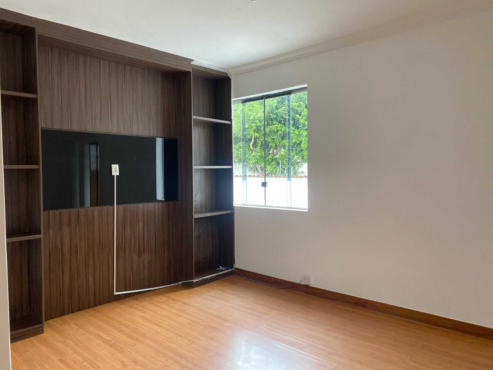 Casa à venda com 3 quartos, 217m² - Foto 4