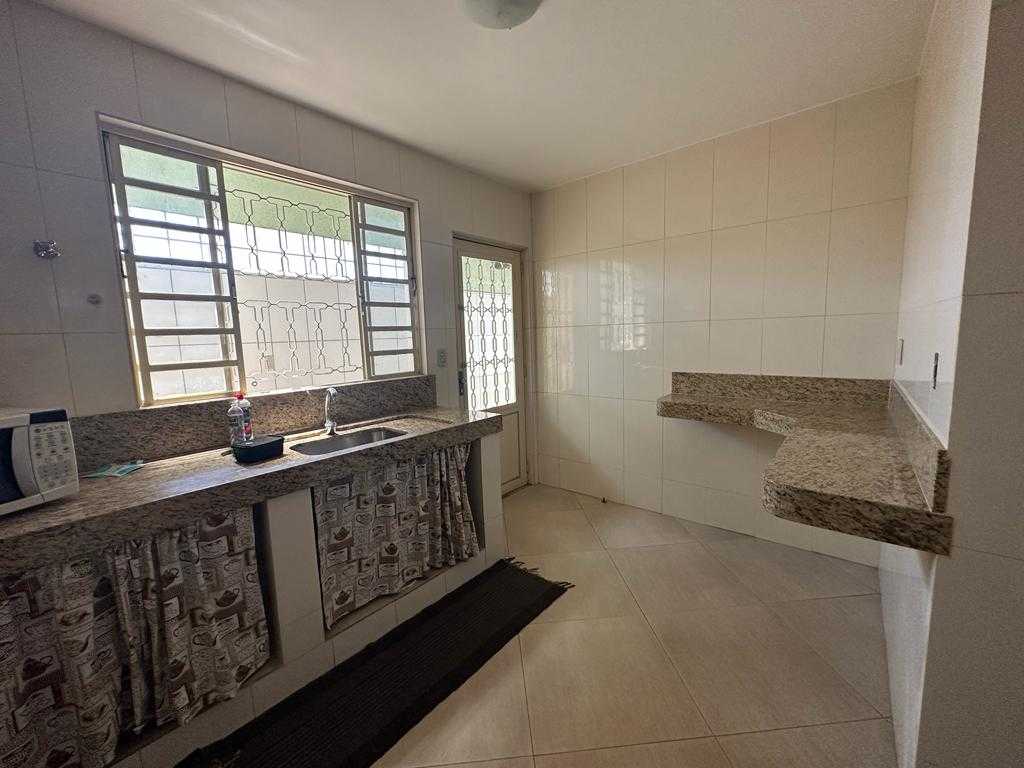 Casa à venda com 4 quartos, 179m² - Foto 18