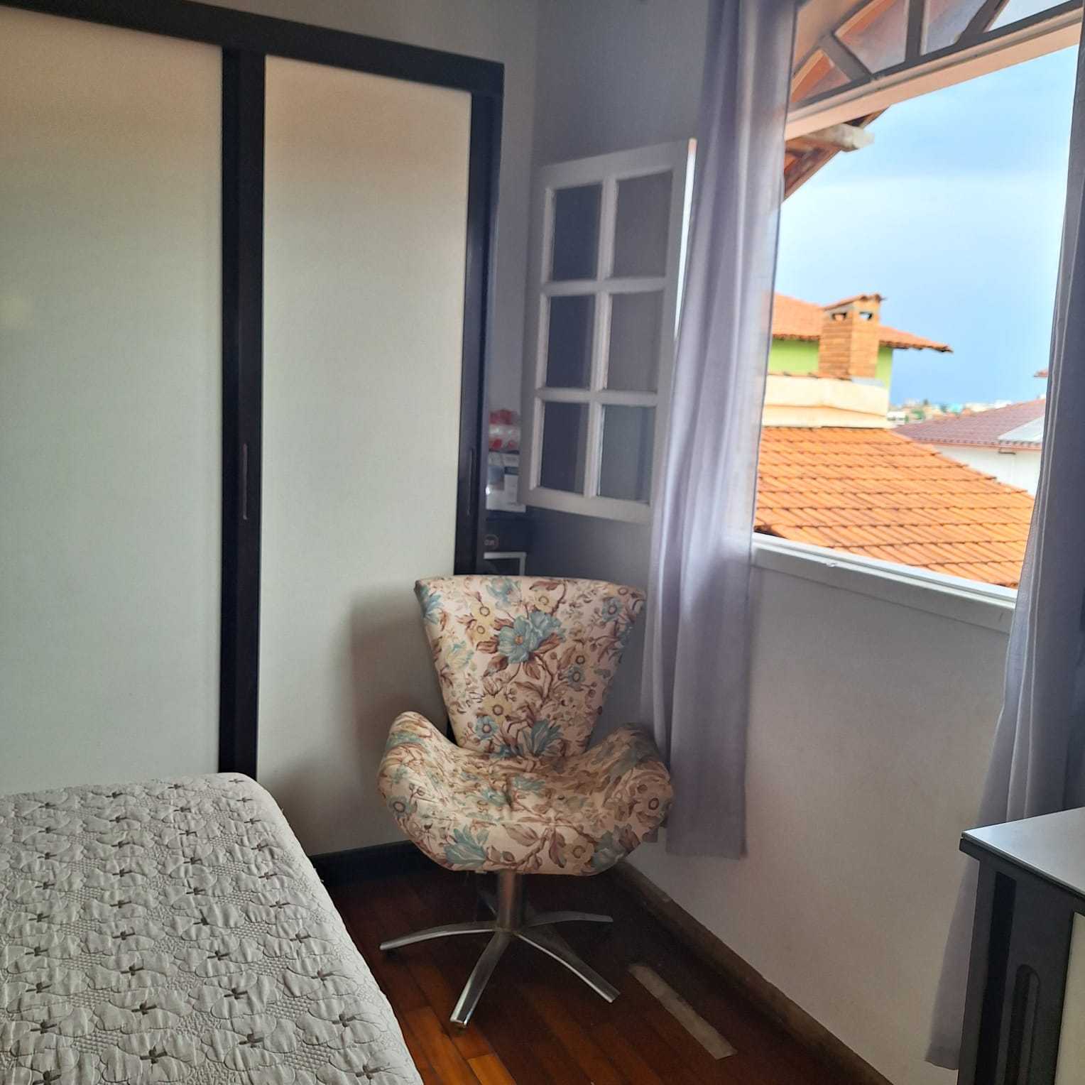 Casa à venda com 4 quartos, 200m² - Foto 14