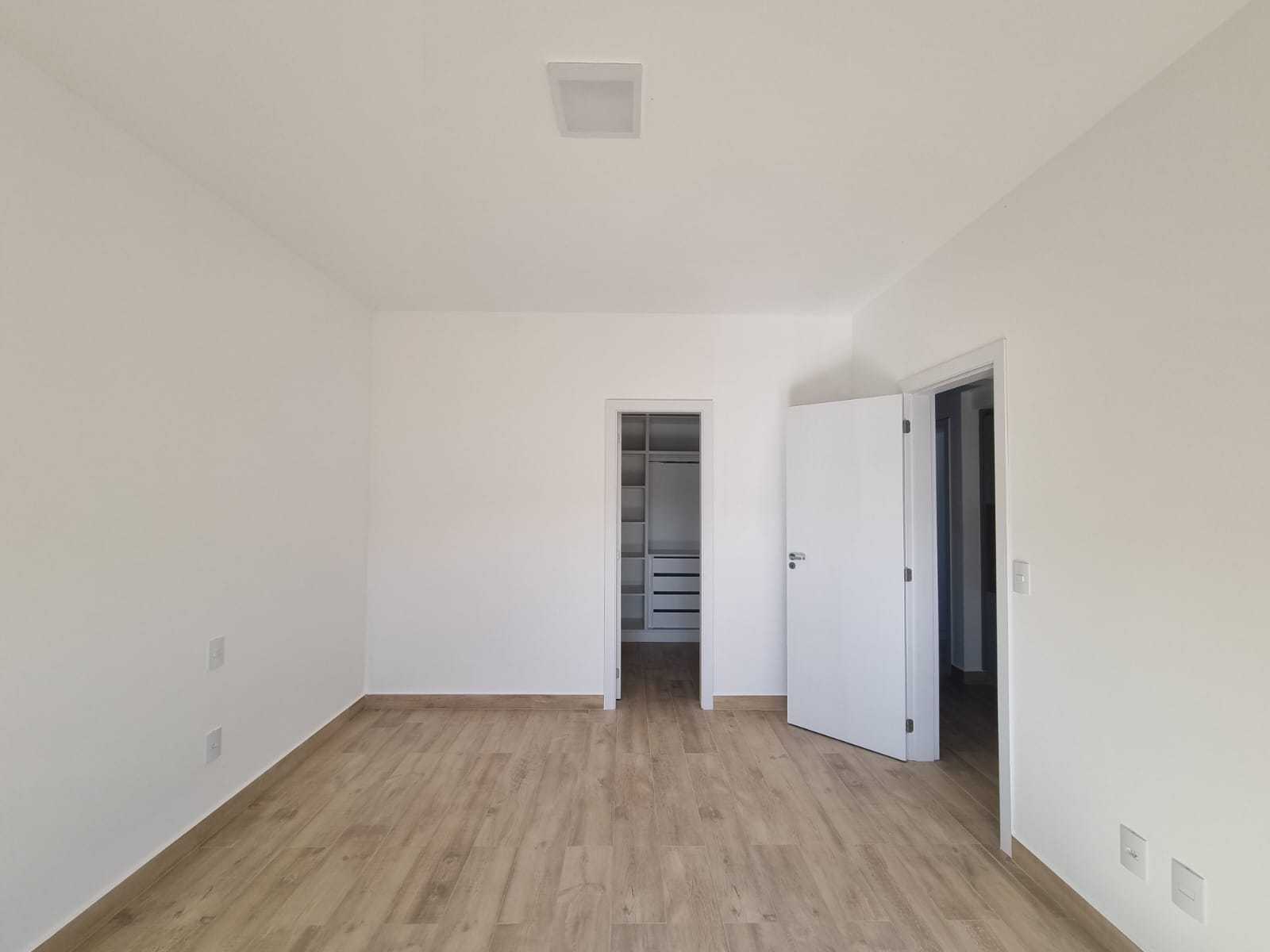 Apartamento para alugar com 4 quartos, 145m² - Foto 17