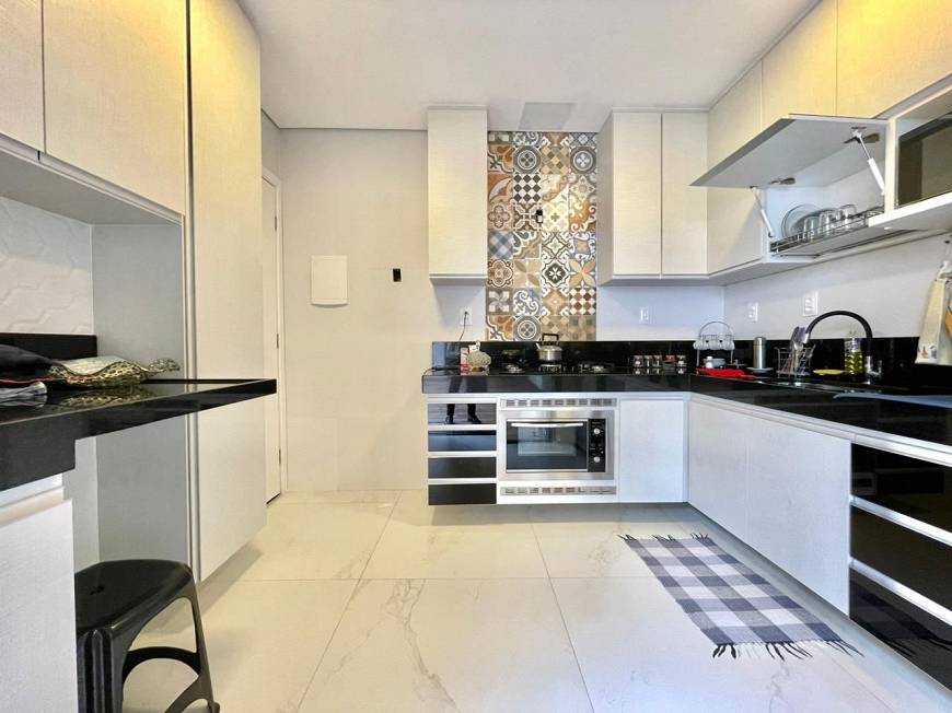 Casa à venda com 3 quartos, 130m² - Foto 2