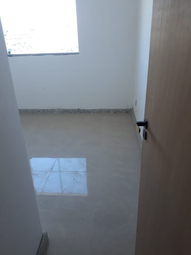 Casa à venda com 3 quartos, 70m² - Foto 8