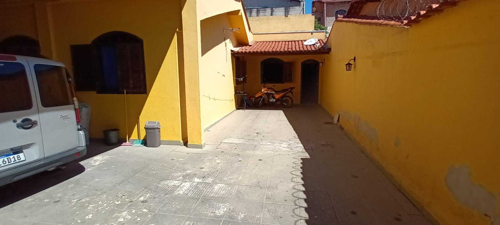 Casa à venda com 3 quartos, 201m² - Foto 1