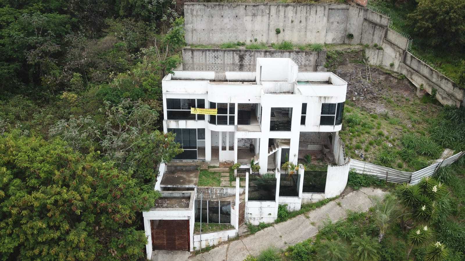 Casa à venda com 4 quartos, 300m² - Foto 4