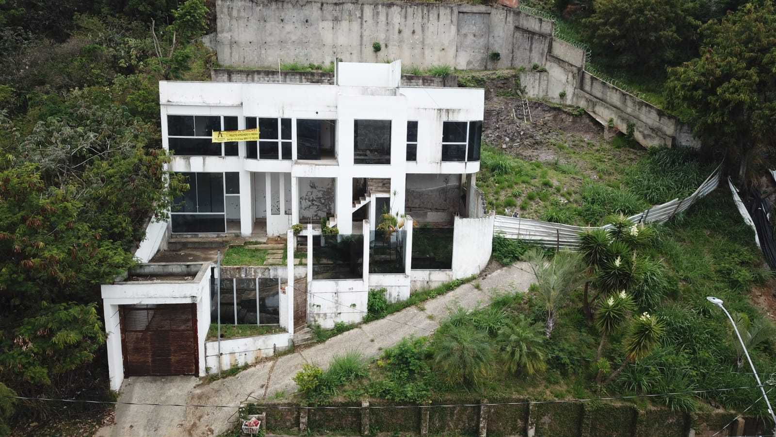 Casa à venda com 4 quartos, 300m² - Foto 7