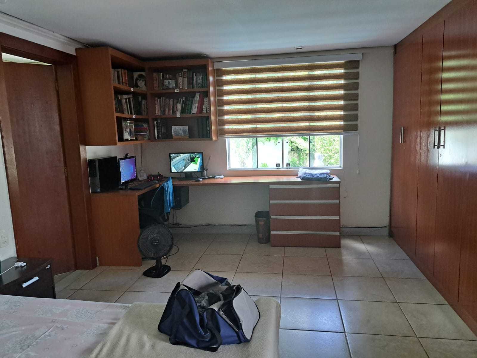 Casa à venda com 5 quartos, 1063m² - Foto 14