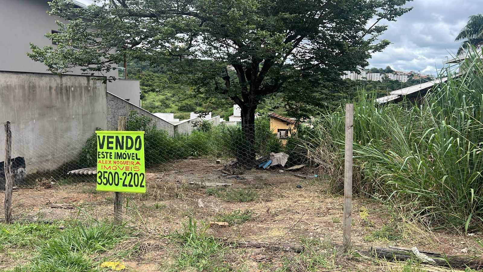 Terreno à venda, 600m² - Foto 1