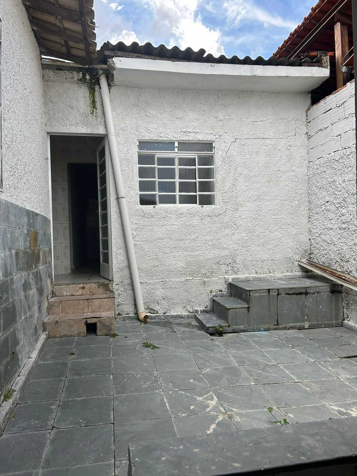 Casa à venda com 5 quartos, 220m² - Foto 18