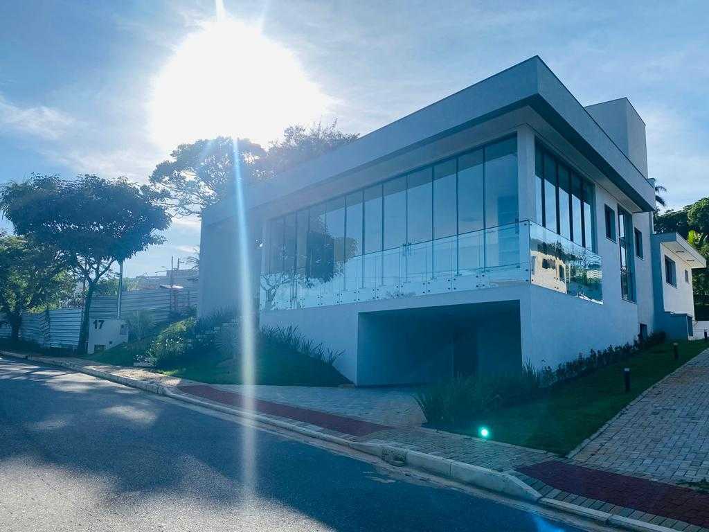 Casa de Condomínio à venda com 4 quartos, 530m² - Foto 1