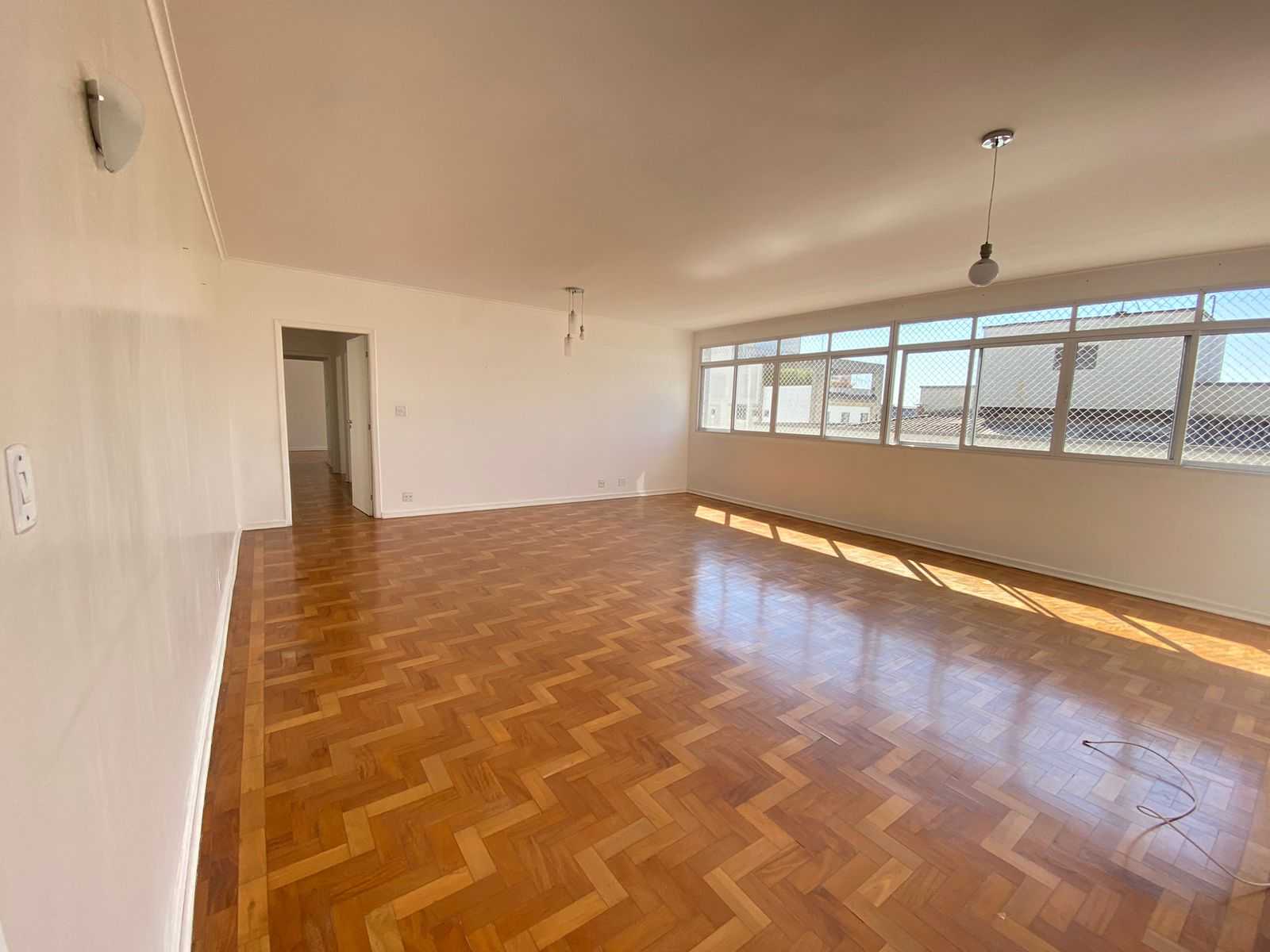 Apartamento para alugar com 4 quartos, 172m² - Foto 1