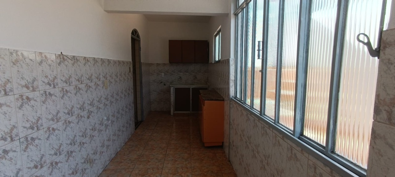 Casa à venda com 3 quartos, 220m² - Foto 12