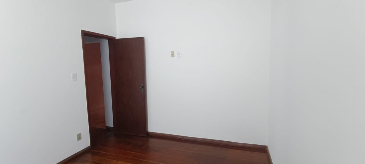 Casa à venda com 3 quartos, 220m² - Foto 9