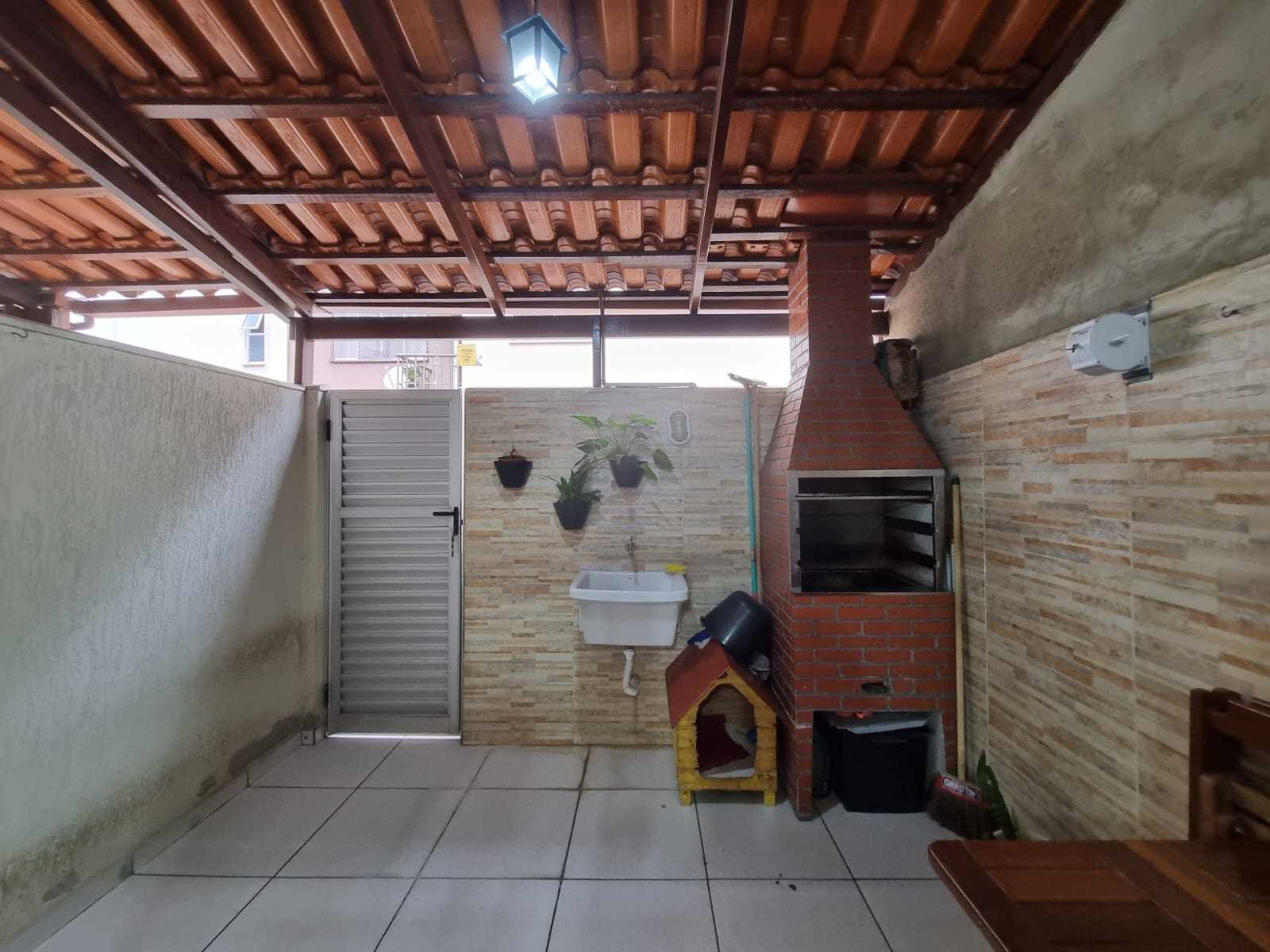 Casa à venda com 2 quartos, 75m² - Foto 4