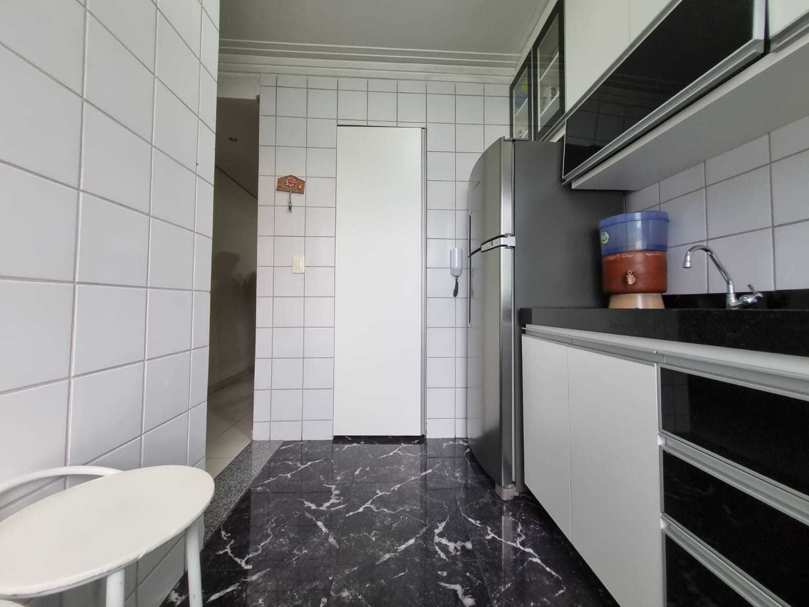 Casa à venda com 2 quartos, 75m² - Foto 9