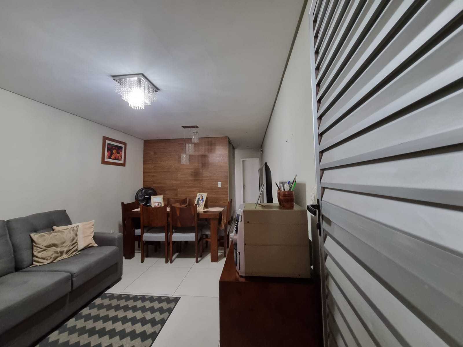 Casa à venda com 2 quartos, 75m² - Foto 1