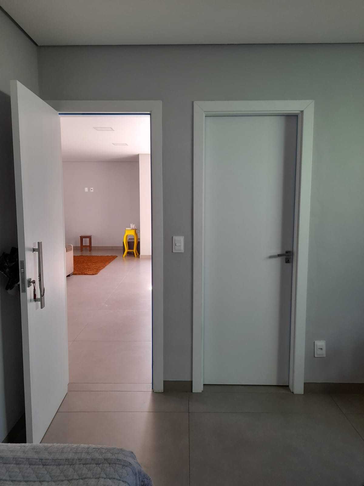 Casa à venda com 4 quartos, 300m² - Foto 3