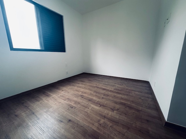 Apartamento à venda com 2 quartos, 61m² - Foto 2