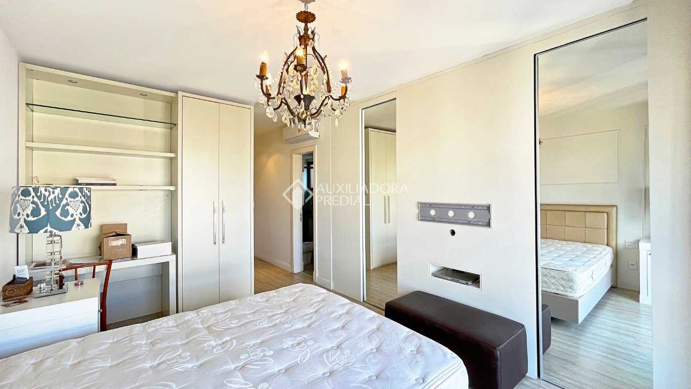 Apartamento à venda com 4 quartos, 237m² - Foto 17