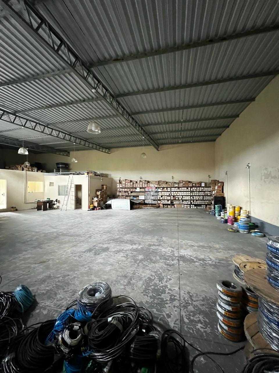 Depósito-Galpão-Armazém para alugar com 2 quartos, 228m² - Foto 8