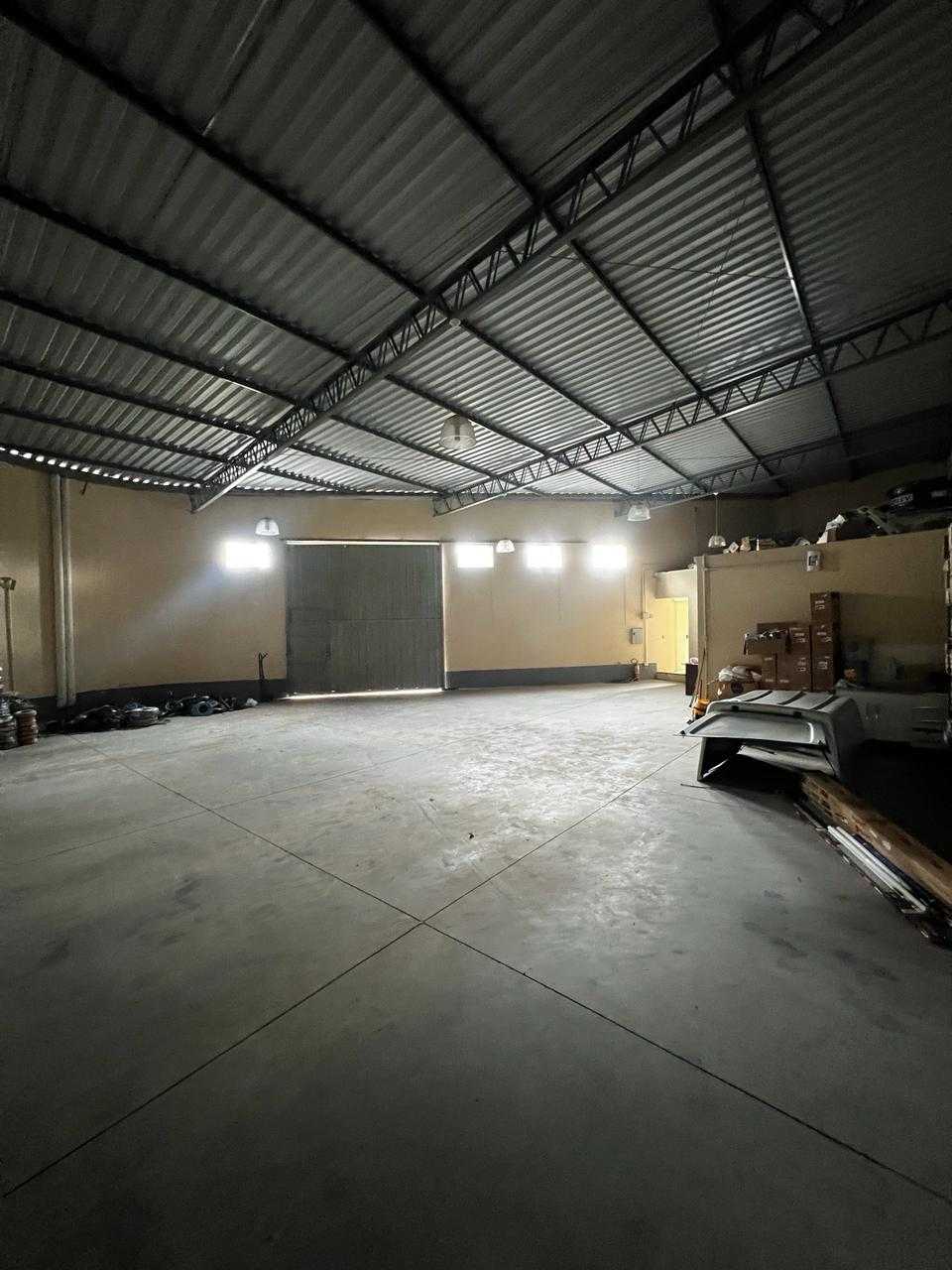 Depósito-Galpão-Armazém para alugar com 2 quartos, 228m² - Foto 7