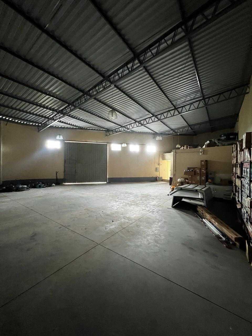 Depósito-Galpão-Armazém para alugar com 2 quartos, 228m² - Foto 6