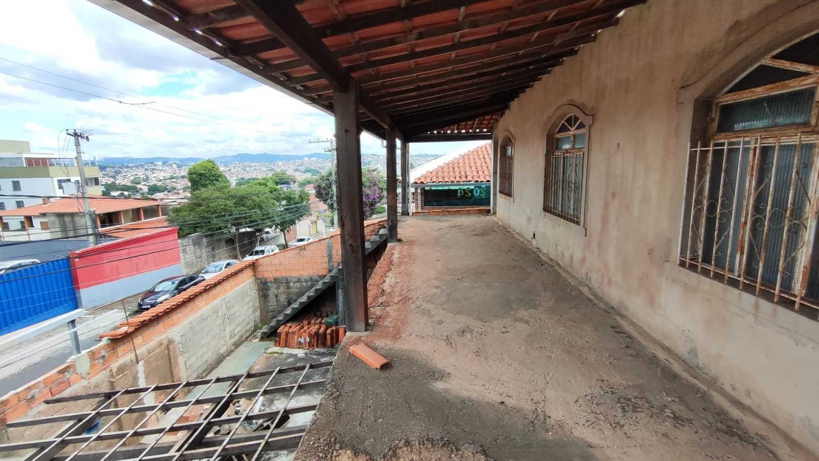 Casa à venda com 4 quartos, 280m² - Foto 3