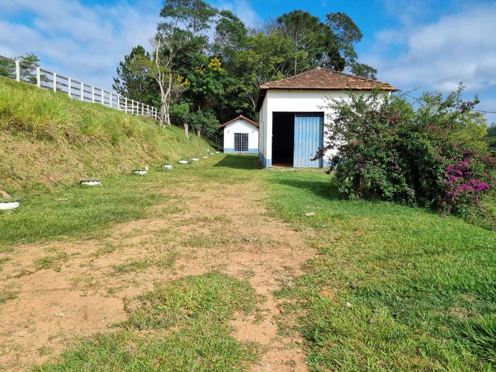 Chácara à venda com 2 quartos, 2420000m² - Foto 24