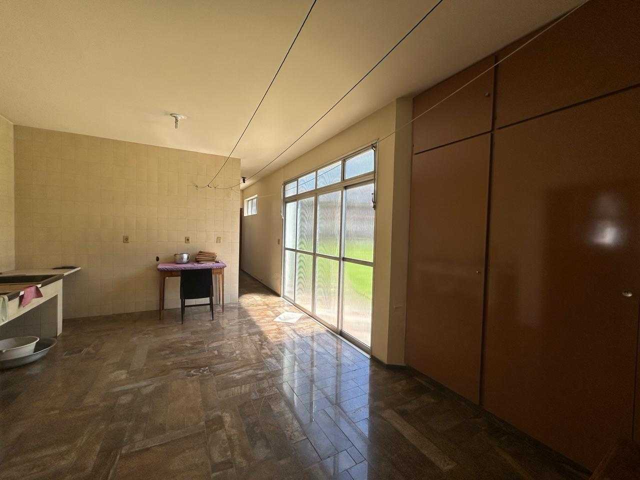 Casa à venda com 4 quartos, 440m² - Foto 24