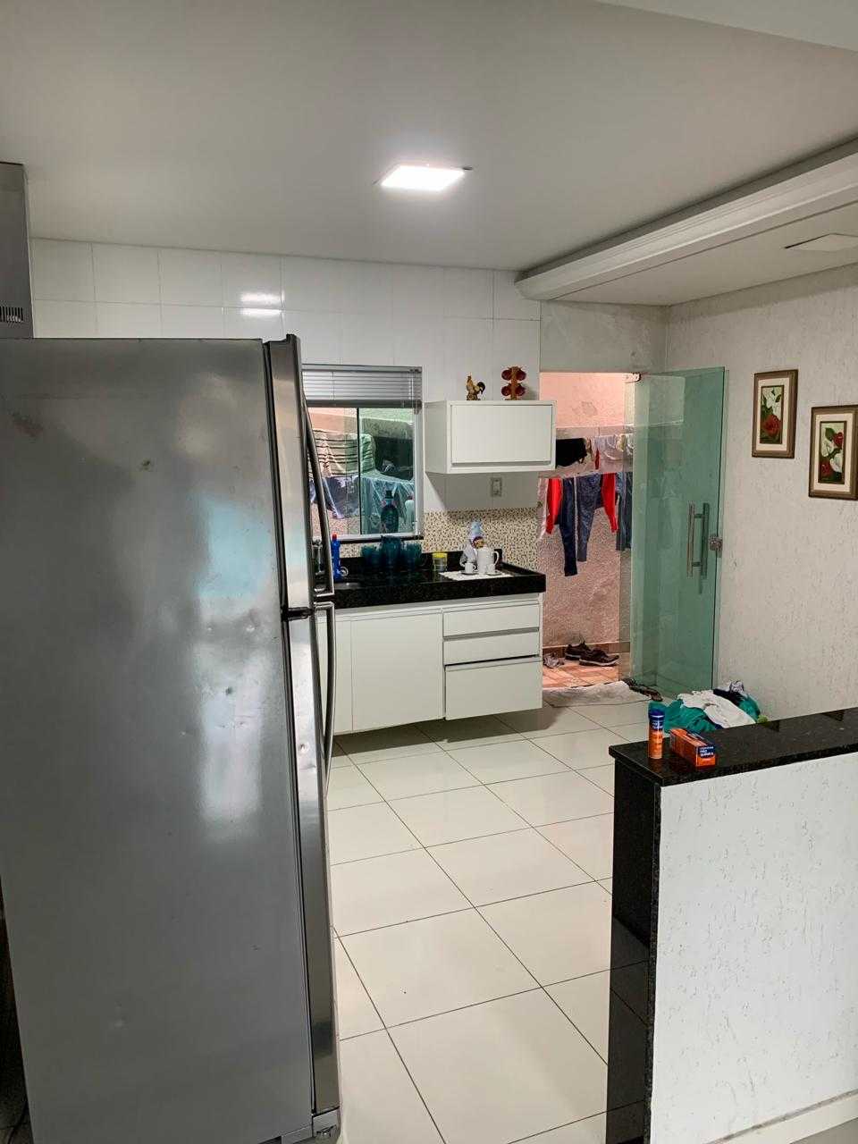 Casa à venda com 3 quartos, 220m² - Foto 4