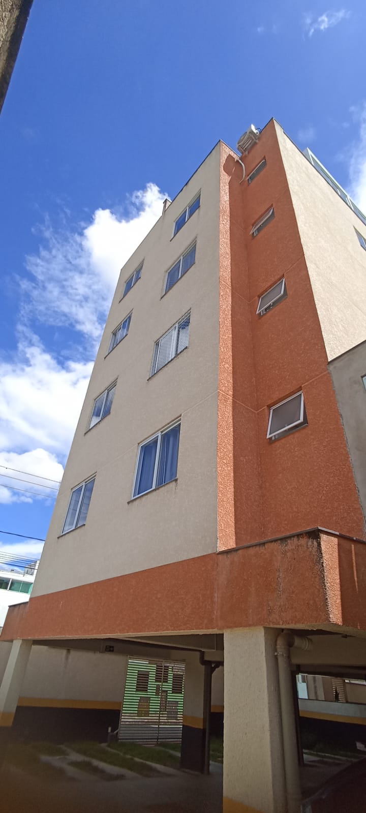 Apartamento à venda com 2 quartos, 58m² - Foto 2