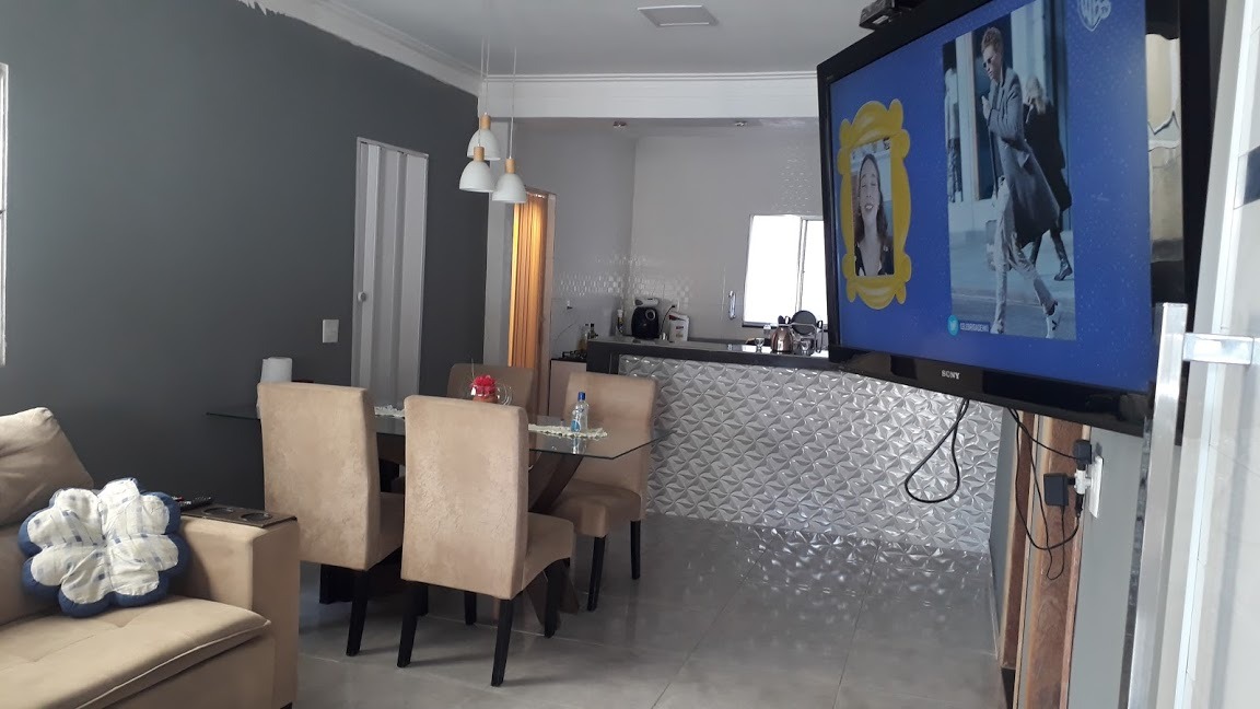 Casa à venda com 2 quartos, 224m² - Foto 1