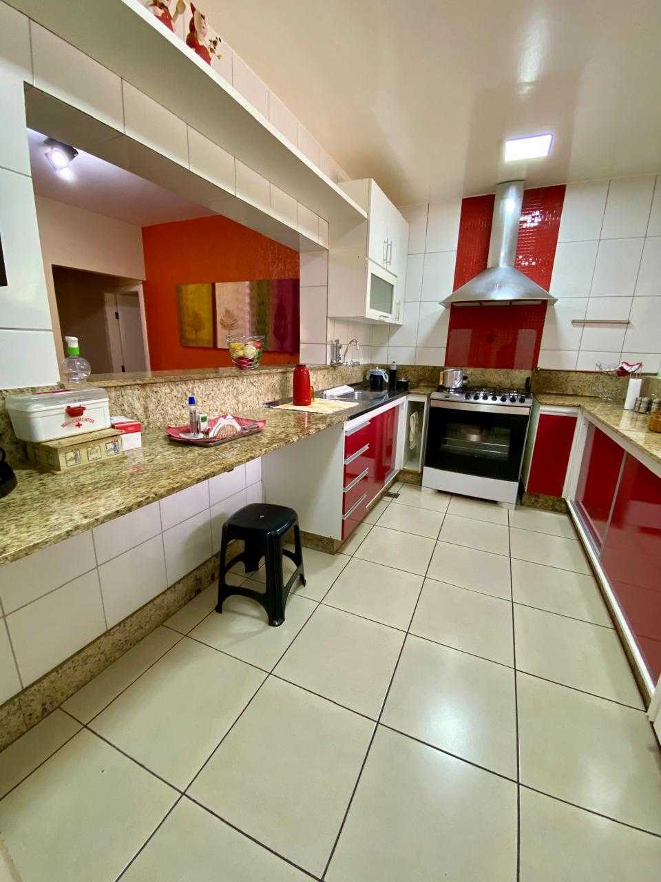 Casa à venda com 3 quartos, 405m² - Foto 14