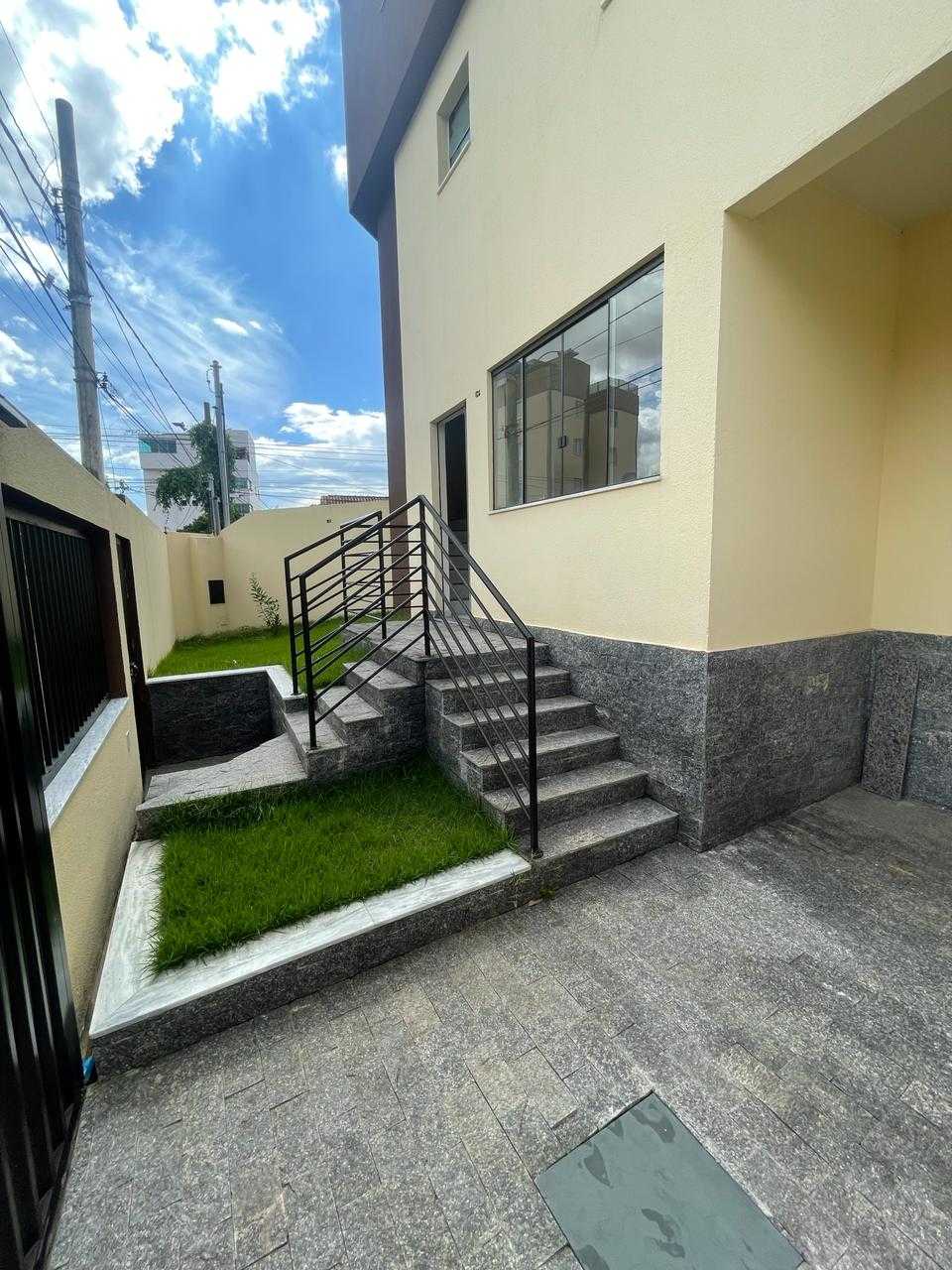 Casa à venda com 2 quartos, 136m² - Foto 1