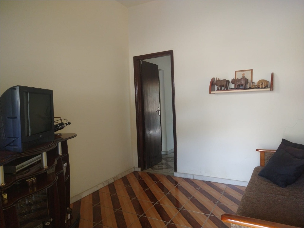 Casa à venda com 3 quartos, 200m² - Foto 2