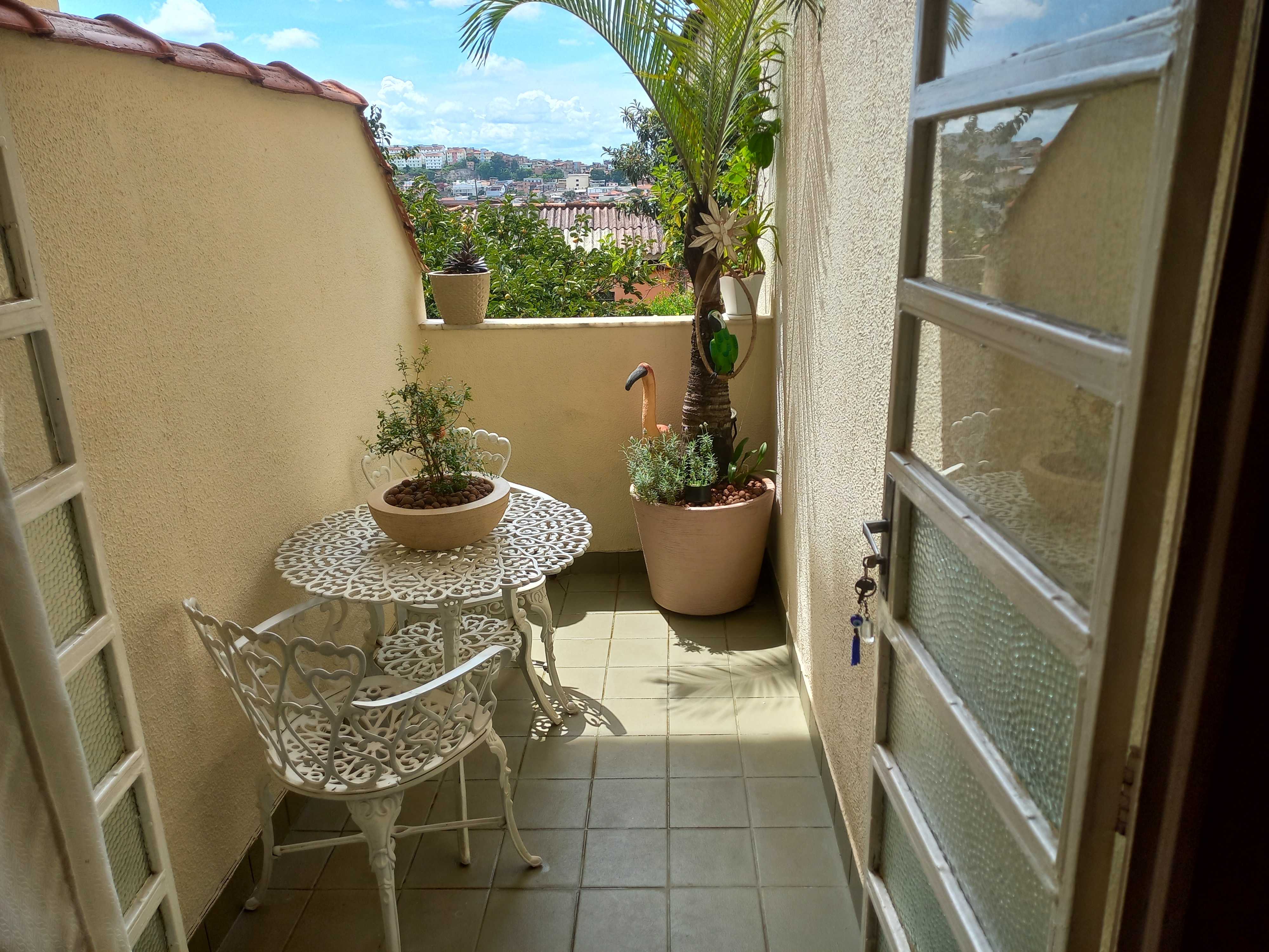 Apartamento à venda com 3 quartos, 75m² - Foto 3