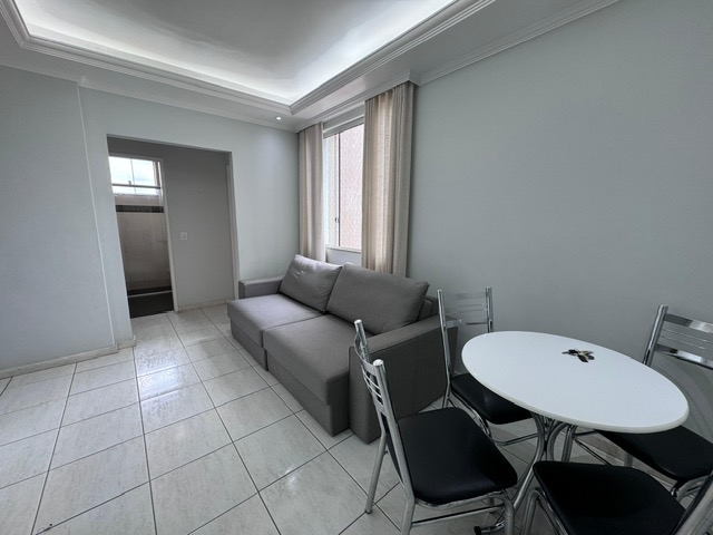 Apartamento à venda com 2 quartos, 62m² - Foto 2