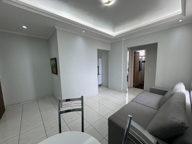 Apartamento à venda com 2 quartos, 62m² - Foto 1