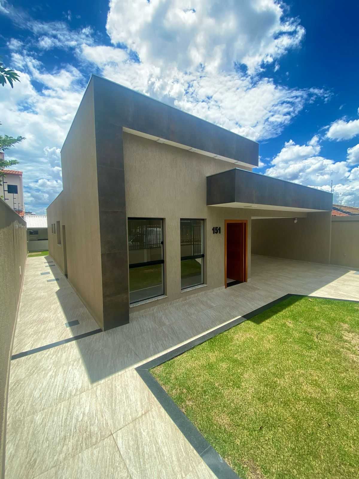 Casa à venda com 4 quartos, 178m² - Foto 1