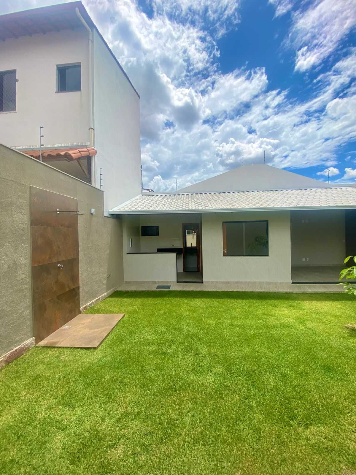 Casa à venda com 4 quartos, 178m² - Foto 8