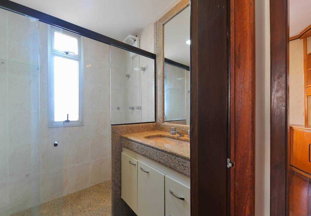 Apartamento à venda com 4 quartos, 140m² - Foto 18