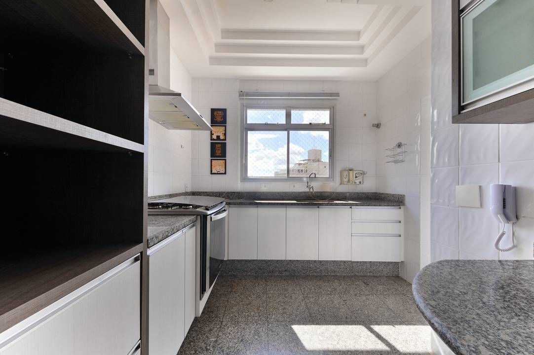 Apartamento à venda com 4 quartos, 140m² - Foto 19