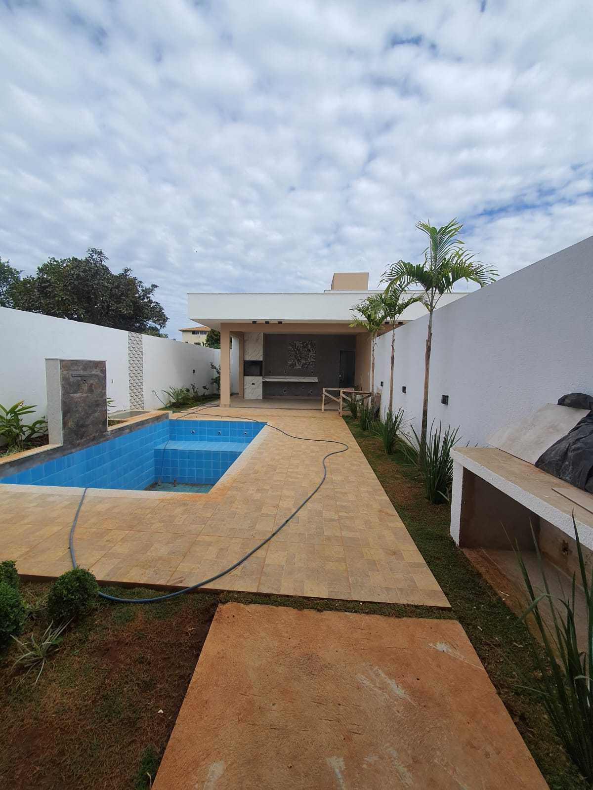 Casa à venda com 4 quartos, 134m² - Foto 4