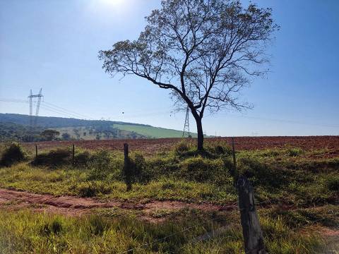 Chácara à venda com 3 quartos, 1700000m² - Foto 22