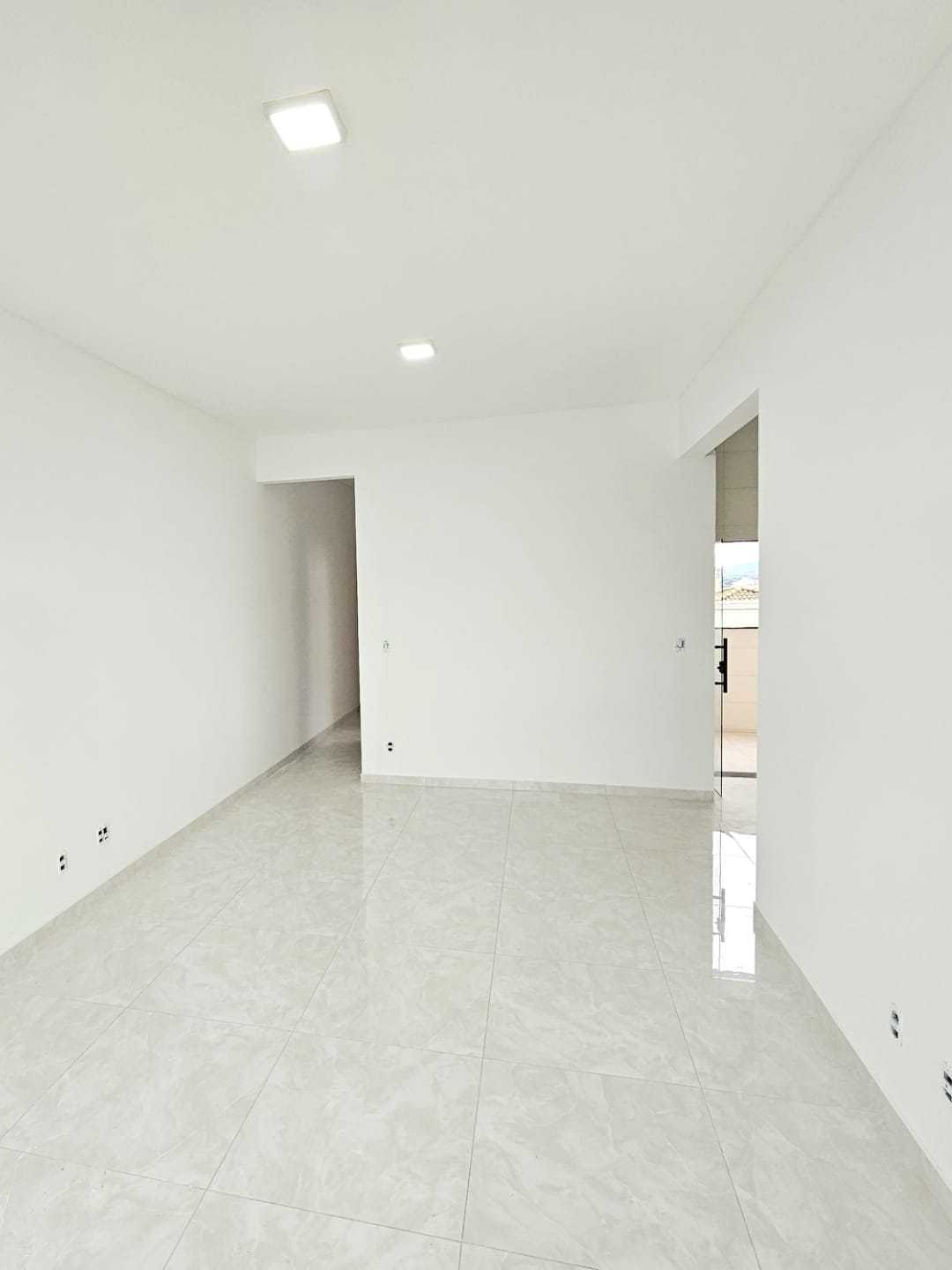 Casa à venda com 2 quartos, 175m² - Foto 2