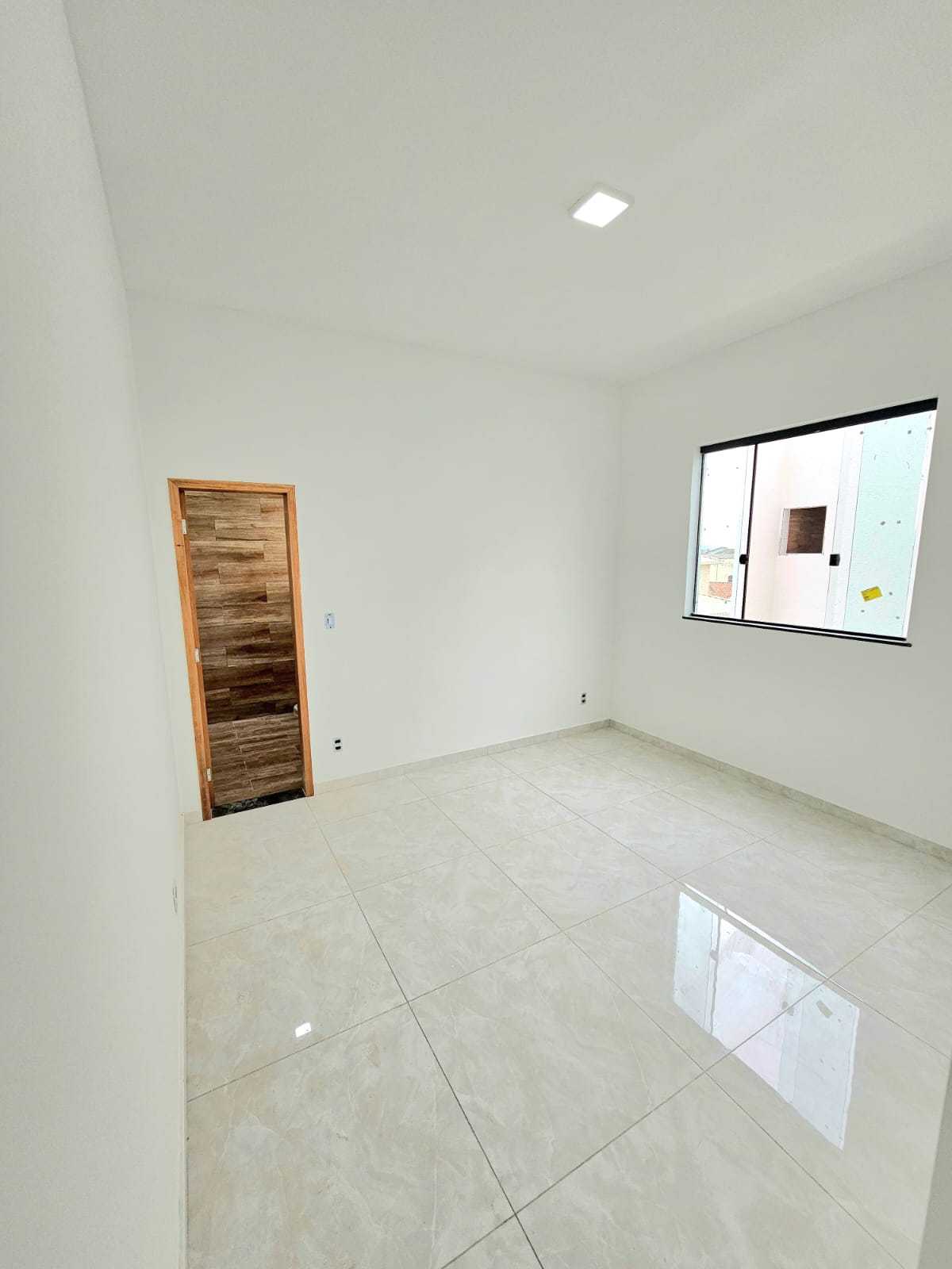 Casa à venda com 2 quartos, 175m² - Foto 4